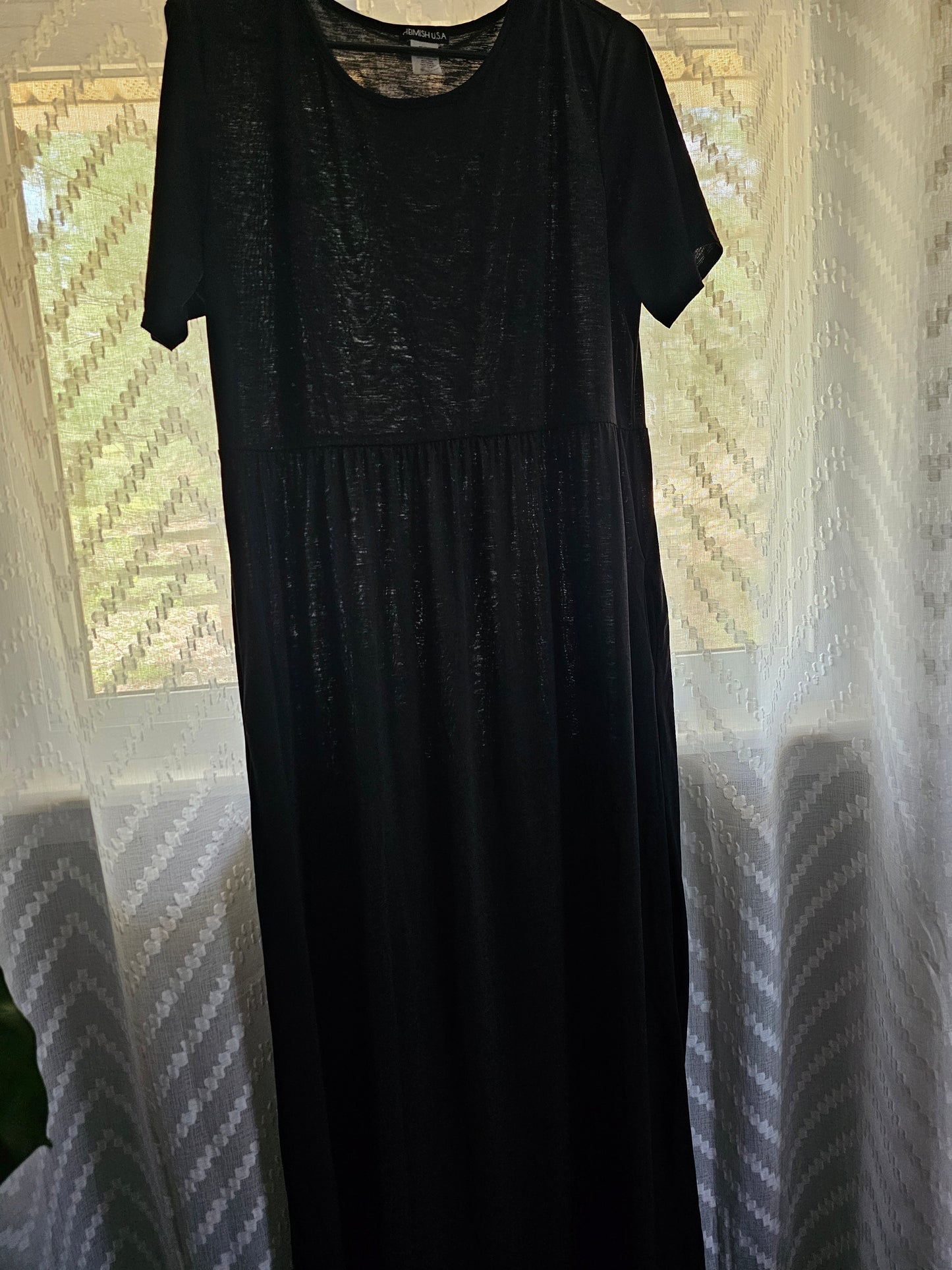 Black (Plus) Maxi Dress