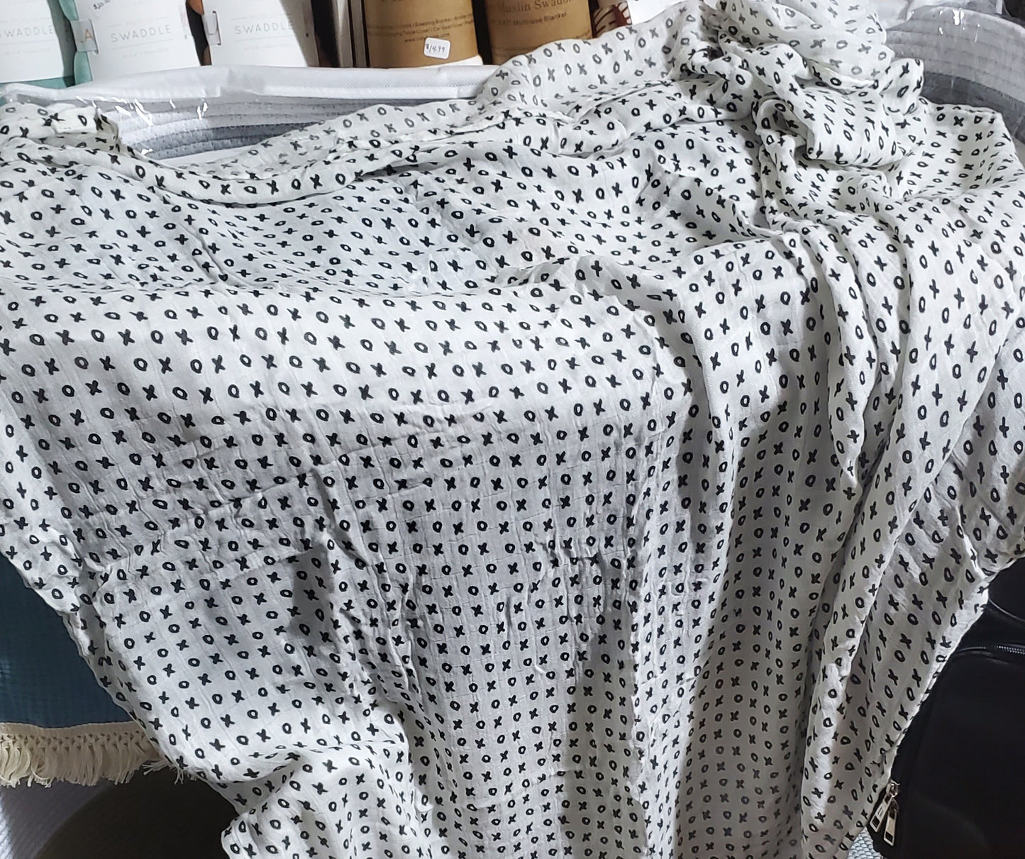 Bamboo Muslin Blanket - X's & O's